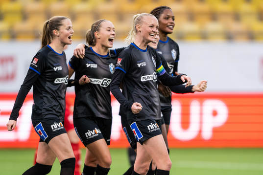 Växjös spelare jublar