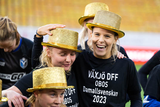 Växjös spelare jublar