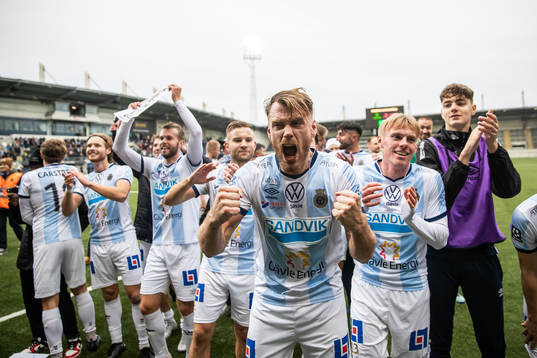 Bla gjennom flere bilder av Fotboll, Ettan norra, herr, Gefle - Umeå FC