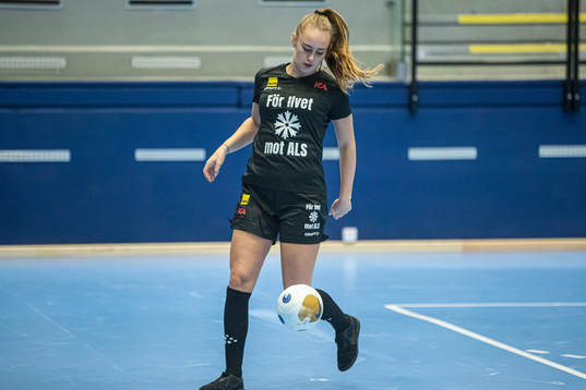 under fotbollsmatchen i För livet cupen mot ALS mellan Malmölirare och Vilirare-ÖST den 22 oktober 2022 i Malmö. 
