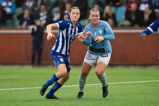 IFK Göteborgs Emma Broddheimer och Vikens Linnéa Svanström
