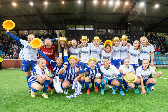  Johanna Lundberg, Tilda Gustafsson, Malva Larsson, Isabella Veiszhaupt, Emma Broddheimer, Johanna Henriksson, Klara Kempe Kivi, Mimmi Bauréus, Leia Molund, Filippa Andersson. Nedre raden: Ebba Fjordskär, Alicia Hellström, Filippa Hopkins, Jenny Helgesson, Ashley Hellström, Thilda Gianello,Isabella Svanström. 