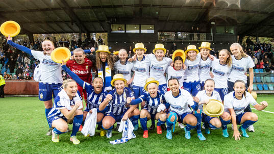 IFK Göteborgs spelare jublar