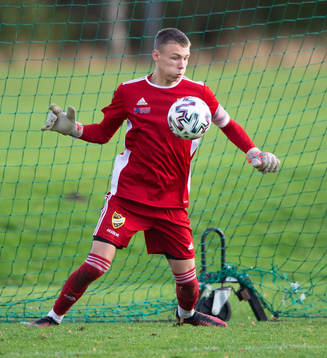 IFK Hässleholms Felix Persson i juniormatchen, kval, U19, mellan IFK Hässleholm och IFK Malmö i Hässleholm 23 oktober 2022.