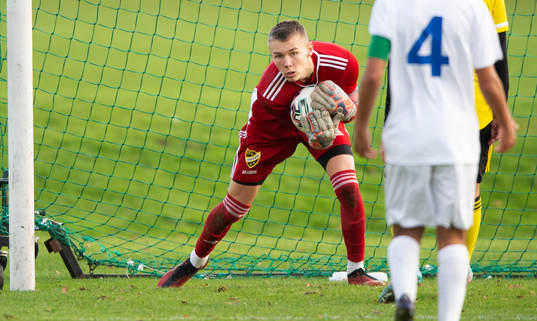 IFK Hässleholms målvakt Felix Persson i juniormatchen, kval, U19, mellan IFK Hässleholm och IFK Malmö i Hässleholm 23 oktober 2022.
