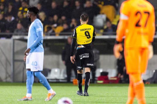 Häckens Alexander Jeremejeff lämnar planen