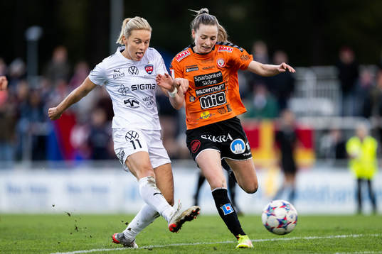 FC Rosengårds Mimmi Larsson och Kristianstads Gabrielle Carle