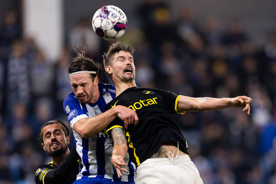 IFK Göteborgs Gustav Svensson och AIKs Mikael Lustig