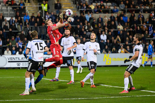 Örebros målvakt Daniel Strindholm