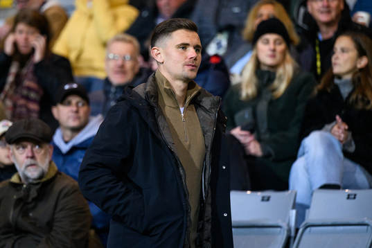 Värnamos MArcus Antonsson på läktaren
