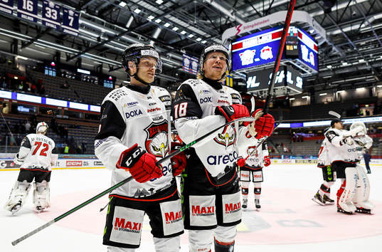 Malmö Redhawks spelare med Johan Olofsson och Marcus