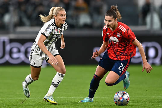 Amanda Nilden of Juventus and Signe Bruun of Lyon