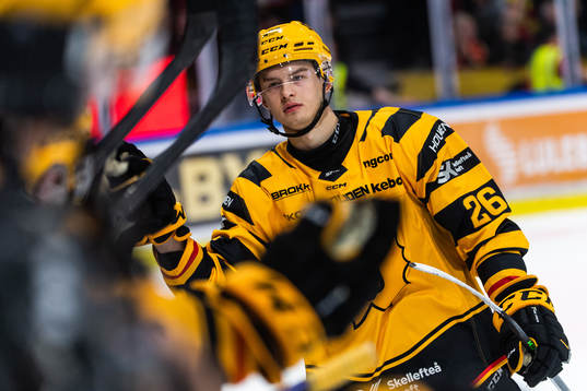 Skellefteås Simon Robertsson jublar