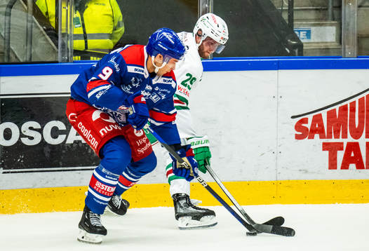 Oskarshamns Ahti Oksanen och Rögles Kim Rosdahl