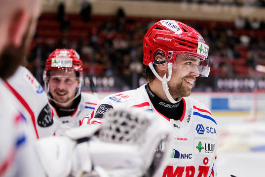 Timrås Emil Pettersson jublar