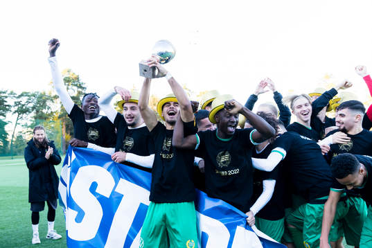 Hammarbys spelare firar SM-guldet