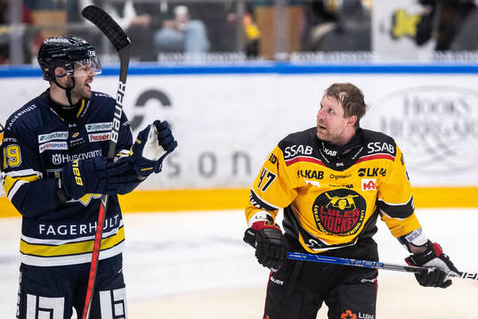 Bla gjennom flere bilder av Ishockey, SHL, HV71 - Luleå