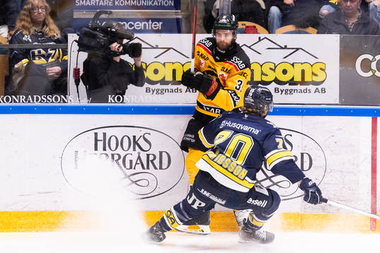 Luleås Pontus Själin och HV71s Marcus Davidsson