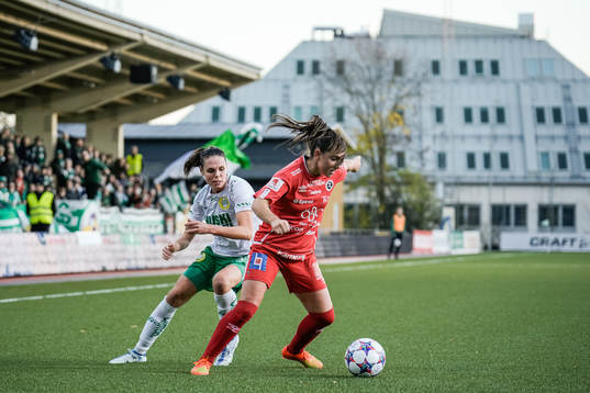 Hammarbys Simone Boye Sørensen och Örebros Emilia Pelgander