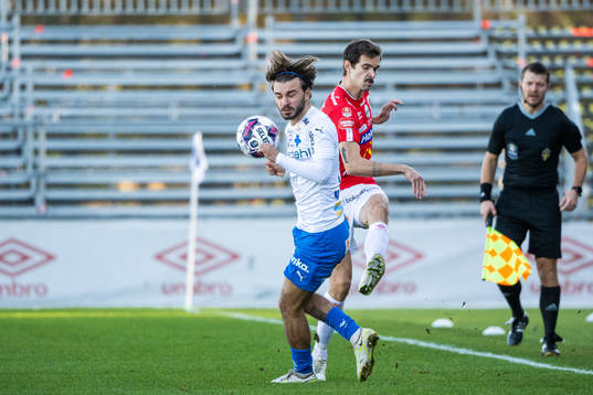 Värnamos Edvin Becirovic och Degerfors Sebastian Ohlsson
