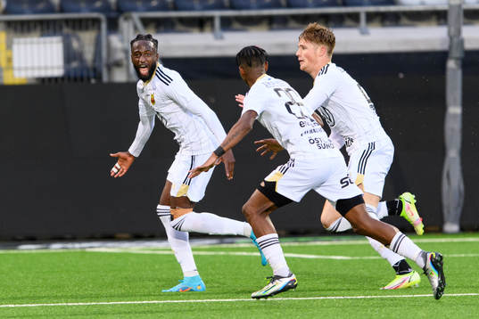 Östersunds Mansour Sinyan jublar