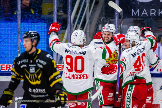 Moras Johan Persson jublar