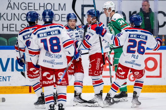 Oskarshamns Myles Powell och Johan Johnsson jublar