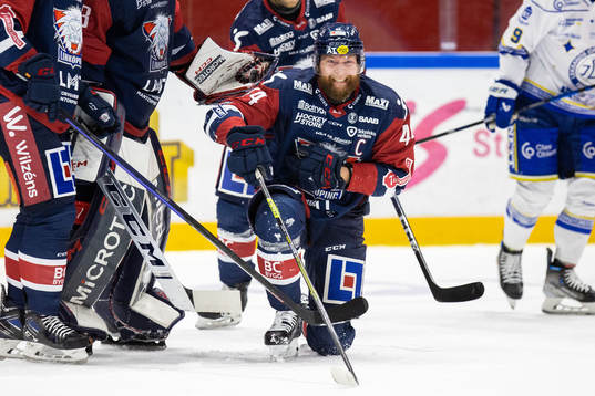 Linköpings Jonas Junland har ont