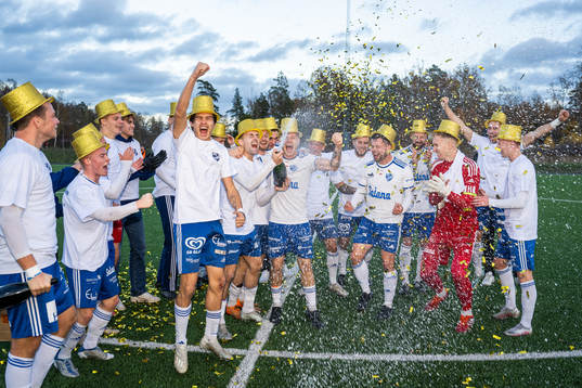 Simrishamns spelare jublar