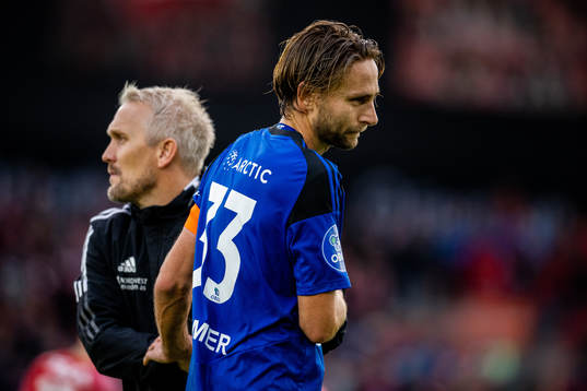 Jørgen Paulov Hammer and Jørgen Isnes, head coach of KFUM,