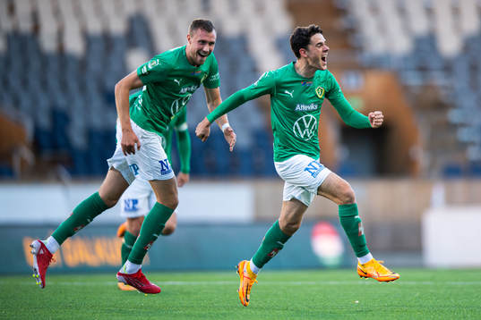 Jönköpings Södras Samuel Adrian jublar med lagkamrater