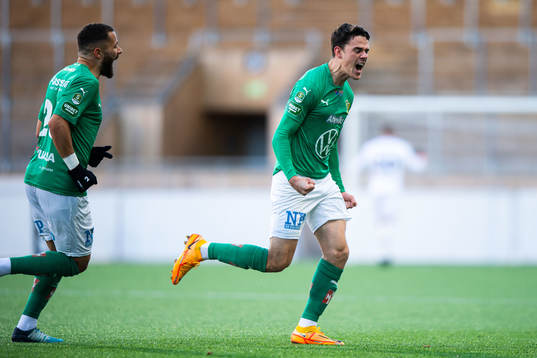 Jönköpings Södras Samuel Adrian jublar med lagkamrater