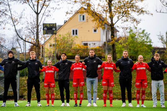 Vegard Leikvoll Moberg, Aune Selland Heggebø, Cecilie Redisch Kvamme, Svenn Crone, Ingrid Østervold Stenevik, Fredrik Pallesen Knudsen, Svava Ros Gudmundsdottir, goalkeeper Markus Olsen Pettersen, Guro Bergsvand and Ole Didrik Blomberg of Brann ahead of the Toppserien football match between Brann and Vålerenga on October 30, 2022 in Sandviken. 