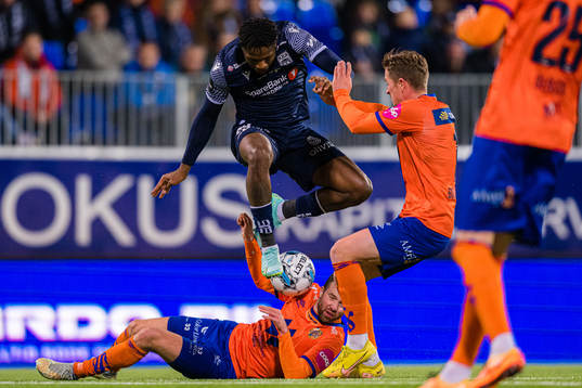 Pemi Moumbagna Faris of Kristiansund and Simen Rafn of Aalesund