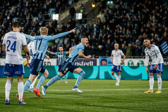 Djurgårdens Haris Radetinac jublar efter 0-1