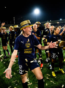 FC Rosengårds Olivia Schough jublar