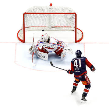 Mål 1-0 på straff av Linköpings Broc Little förbi