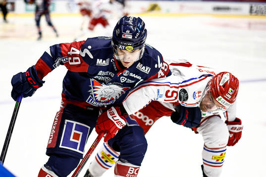 Linköpings Benjamin Maxwell och Timrås Anton Lander