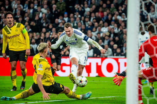 Viktor Claesson of FC Copenhagen and Nico Schlotterbeck and