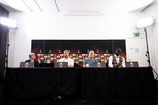 Press officer Frida Ardemark, Ola Toivonen and head coach Åge Hareide