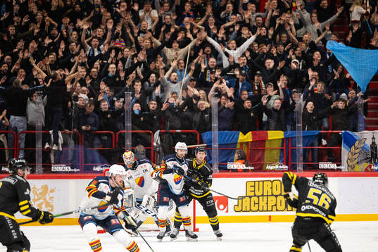 Djurgårdens Marcus Kruger och AIKs Axel Wemmenborn