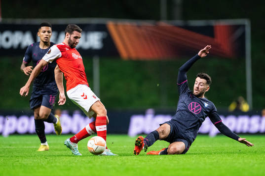Abel Ruiz of Braga and Erdal Rakip of Malmö FF