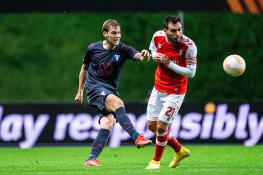 Felix Beijmo of Malmö FF and Ricardo Horta of Braga