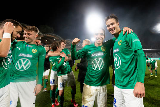 Jönköpings Södras Assad Al Hamlawi och Omar Natami jublar