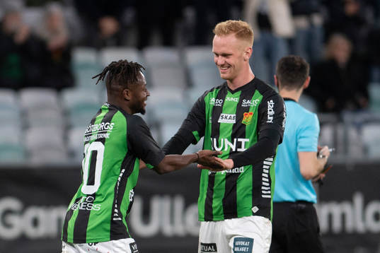 GAIS Michael Kargbo och Viktor Krüger jublar