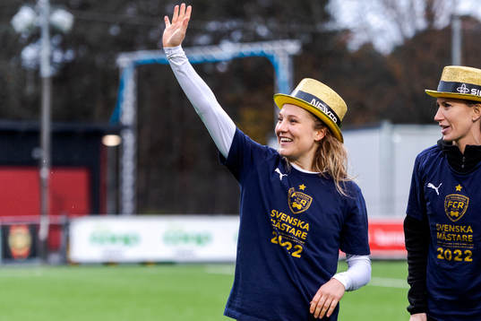 FC Rosengårds Fiona Brown jublar