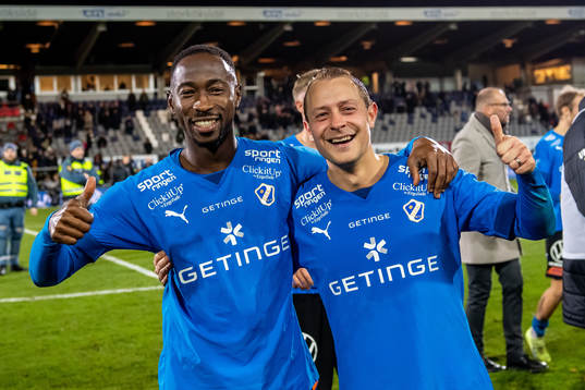 Halmstads Sadat Karim och Joel Allansson jublar