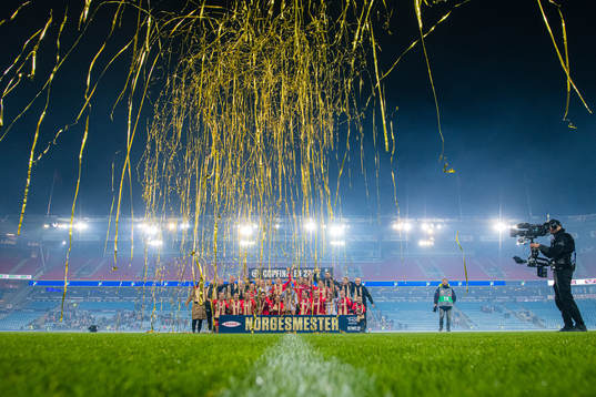 Players of Brann celebrates