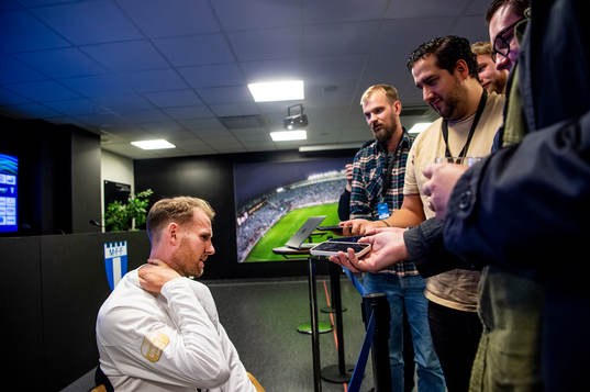 Malmö FFs Ola Toivonen intervjuas