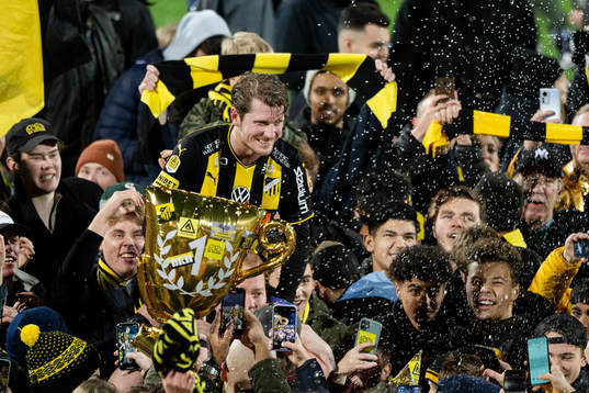 Häckens Erik Friberg jublar